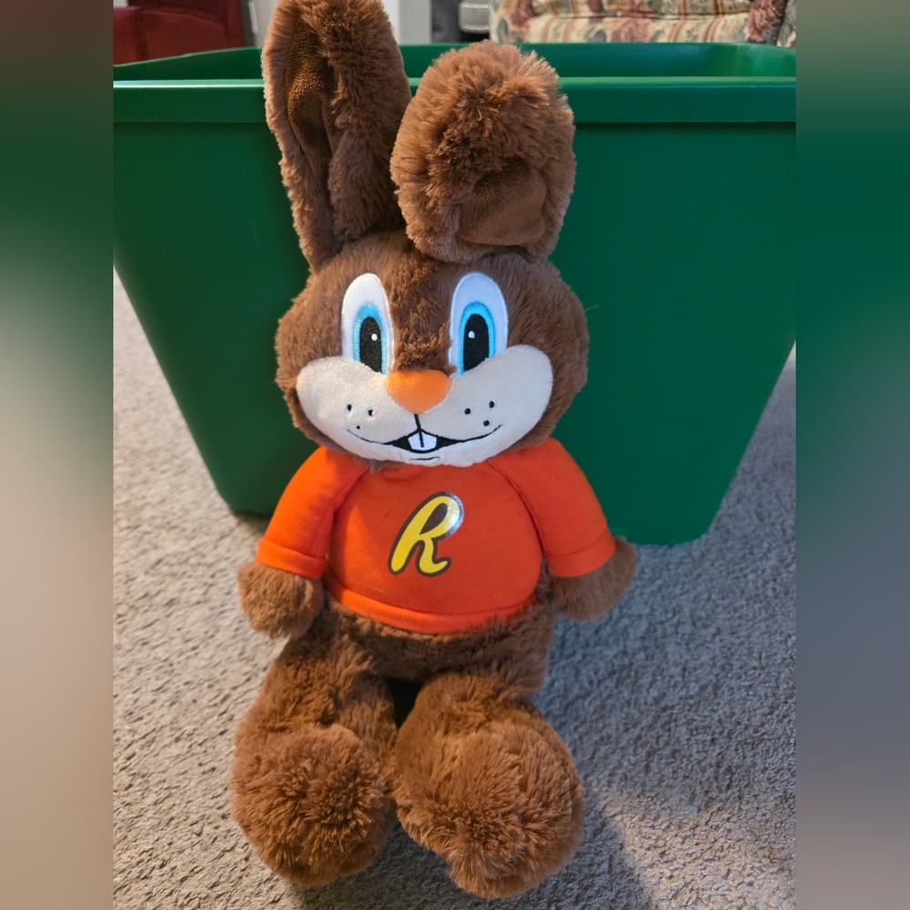 Hershey Store Reester The Easter Bunny Plush